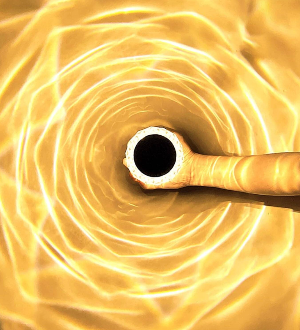 مصباح طاولة كريستالي  يعمل باللمس وجهاز التحكم عن بعد